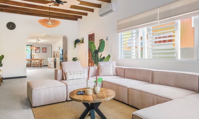 Nieuw Nederland House | Central | 8 pers | 5 min Beach | A/C | Green Egg BBQ