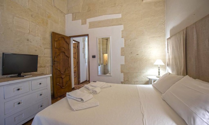 Lecce Historic Center Apartment | Central andTraditional Suite with kitchen and terrace