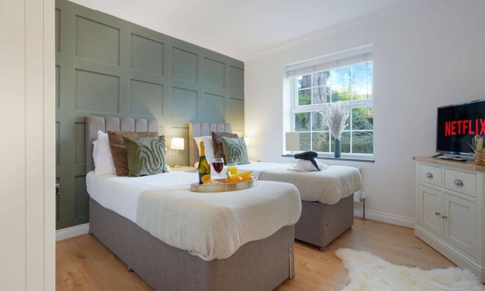 Northampton Apartment | Central Apartment with Free Parking & Fast Wifi