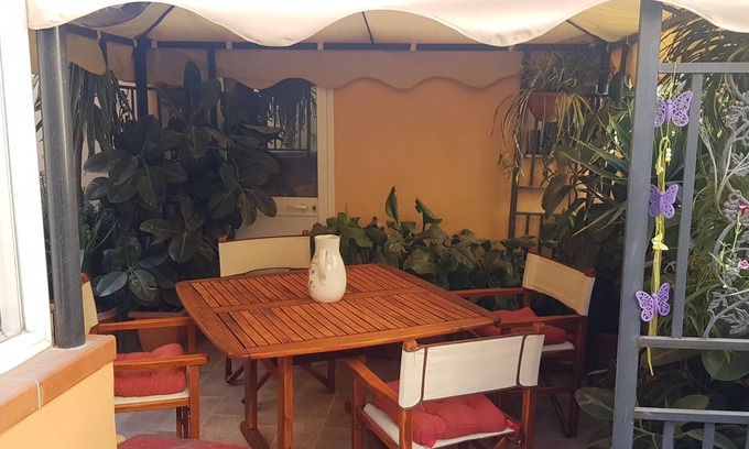Alassio Bed & Breakfast | Central Bed and Breakfast apartment in Alassio