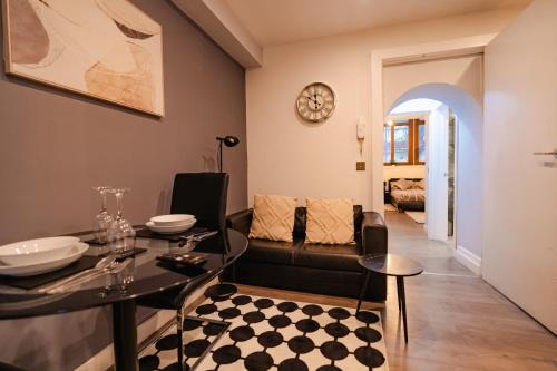 Adamsdown Apartment | Central Cardiff One-Bedroom Apartments with Fast WiFi, Parking & Self Check-In