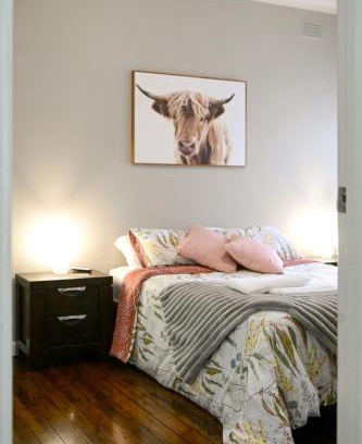 Albury House | Central Charm