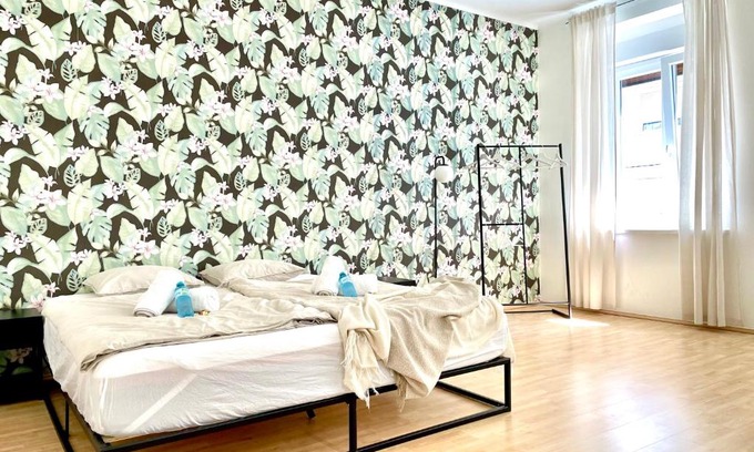 Gries Apartment | Central Comfy Apartment - Self Check-in