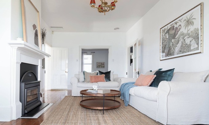Launceston CBD House | Central Elegance: Cottage Gem with Parking