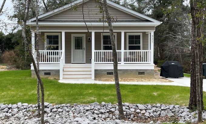 Emerald Isle House | Central Emerald Isle, Private Beach Parking