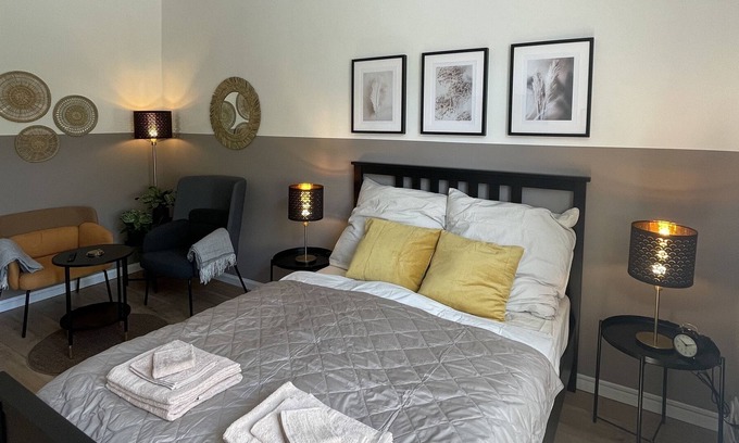 Duisburg Mitte Apartment | Central furnished ground floor apartment in Duisburg-Neudorf