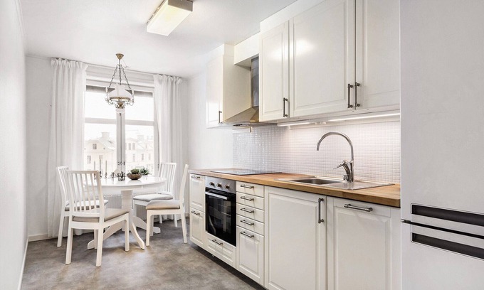 Harnosand Apartment | Central large apartment with views!