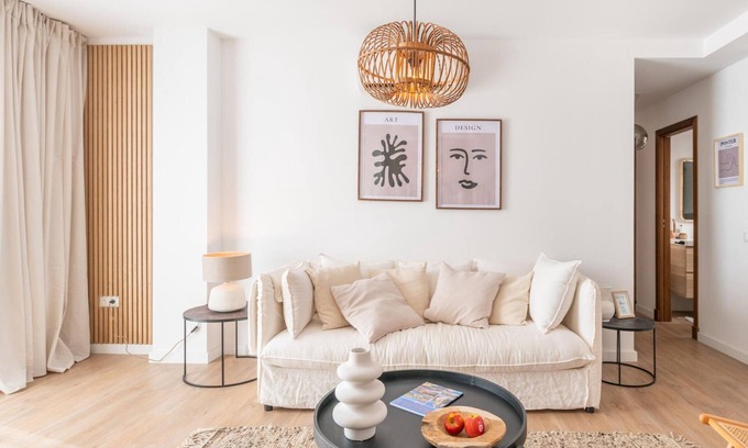 San Felipe Neri Apartment | Central Malaga Apartment - 2 Bedrooms, New and Equipped