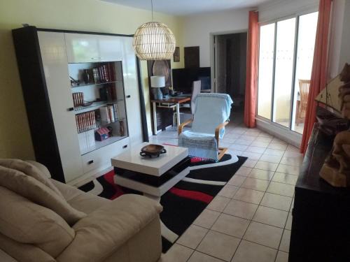 Saint-Denis Apartment | Central Montgaillard