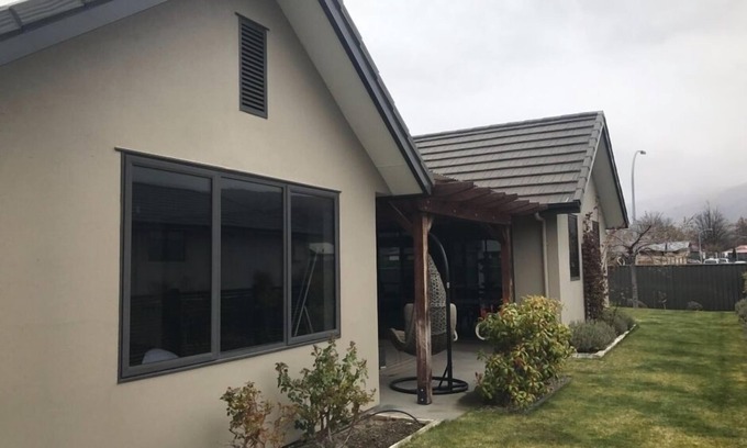 Lowburn House | Central Otago Touch of Class
