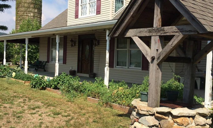 Dillsburg House | Central Pa. Country Home with Privacy & Room to Relax! Close to Many Attractions