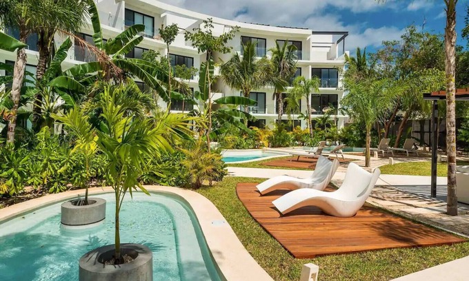 La Veleta Apartment | Central Park Lagunas - Luxury Modern Condo with Kitchen