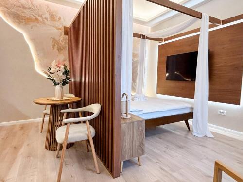 Old Town Apartment | Central Sunrise Mad Luxury Residence