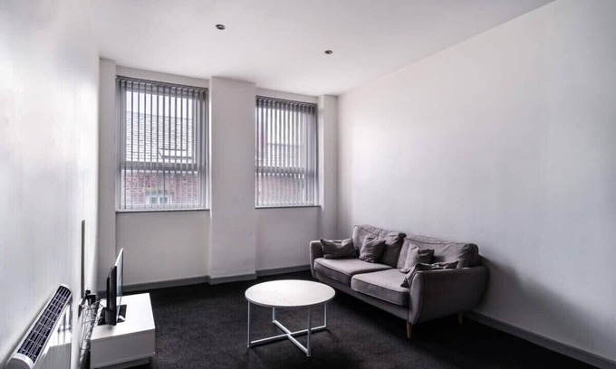 Blackburn Apartment | Centrally Located 1 Bed Blackburn Apartment