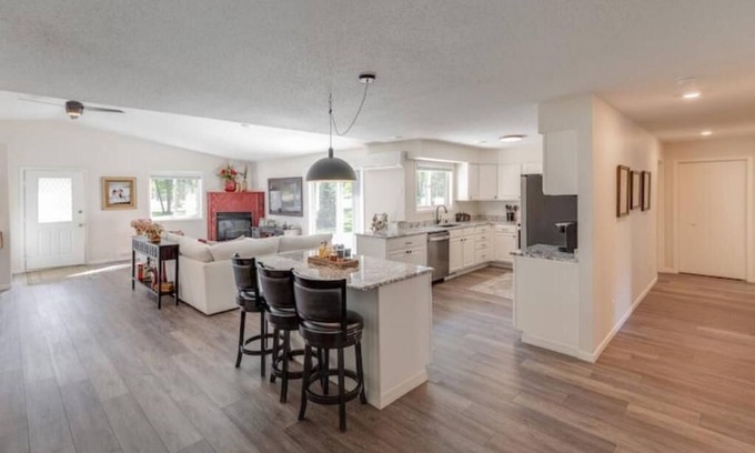 Brainerd House | Centrally located 4 BR home!