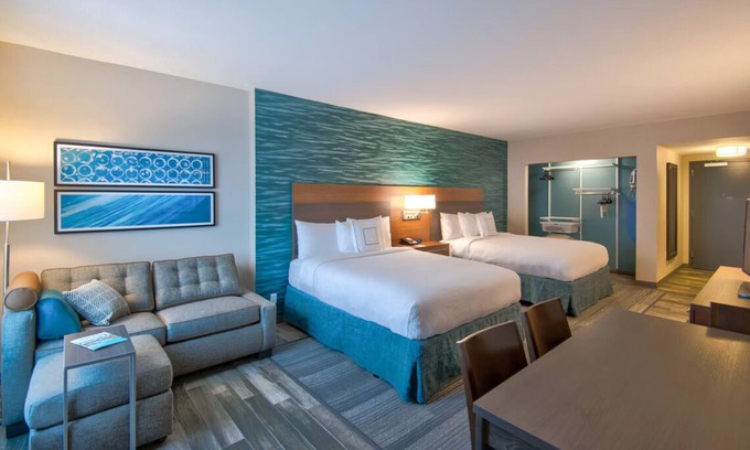 Flagami Hotel | Centrally Located! Cozy Studio Suite, Pool, Breakfast, BBQ, Close to Attractions