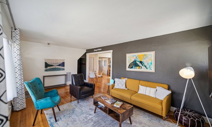 Dimond Apartment | Centrally Located Forward designed Bright 2 bedroom with Garden