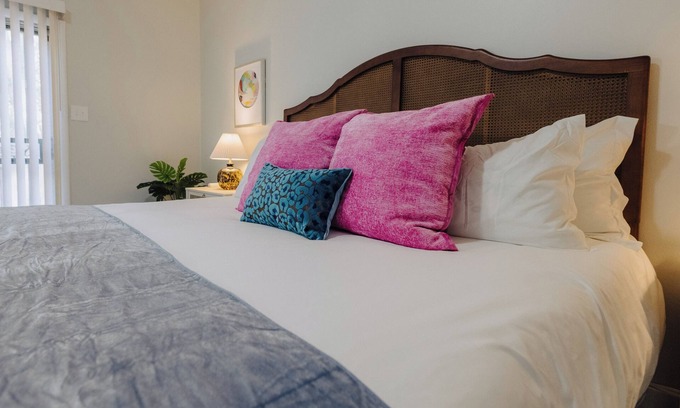 East Memphis House | Centrally Located King Bed Midtown Liberty 2695