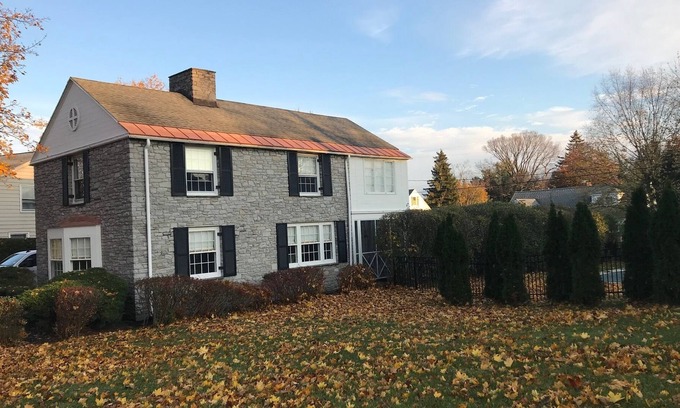 Utica House | Château Crestway, Utica, NY