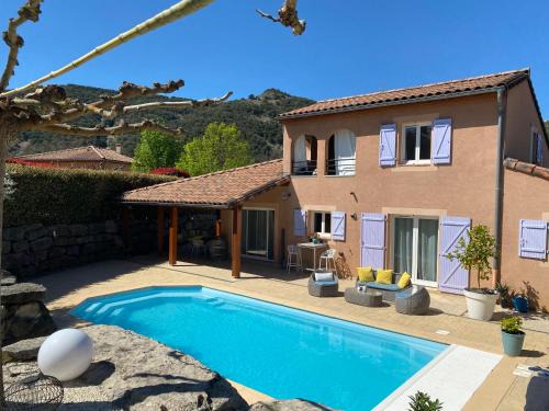 Vallon-Pont-d'Arc Villa | Château de Charme