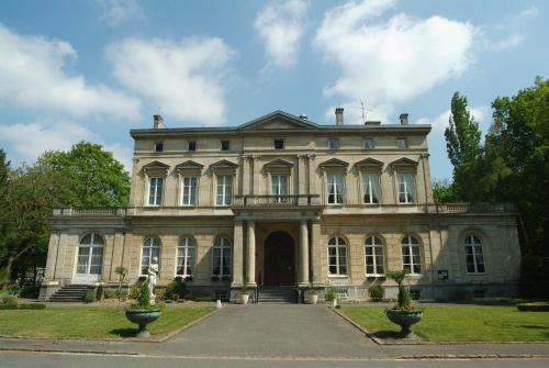 Cambrai Hotel | Château De La Motte Fenelon