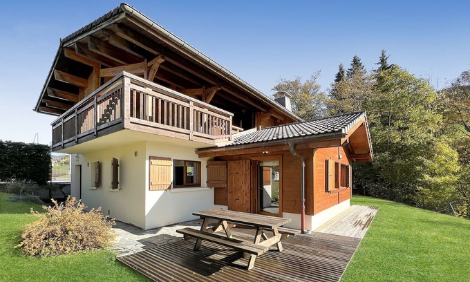 Les Carroz-d'Araches Ski Chalet | CH228 - Chalet Haut Standing à proximité du centre