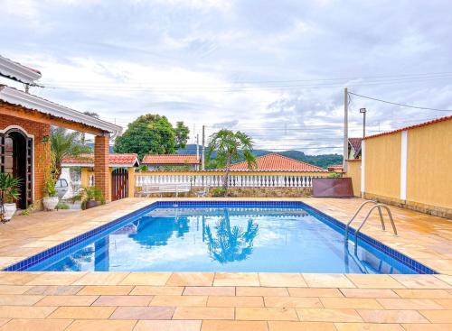 Jardim Colonial House | Chacara elegante com piscina e lazer em Atibaia SP