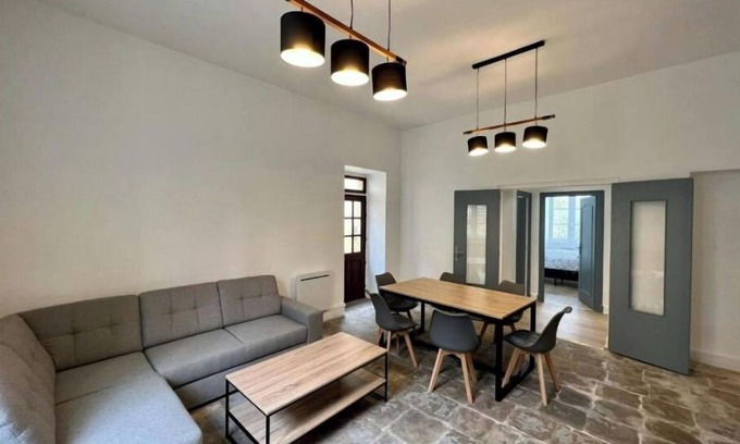 Saint-Cyprien Apartment | Chai Merlot 2-bedroom apartment