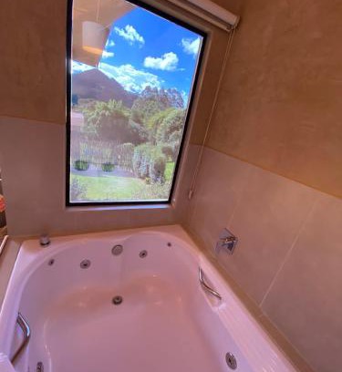 Goncalves Cabin | Chalé Som da Sete Quedas Hidromassagem, Lareira e Vista para as Montanhas