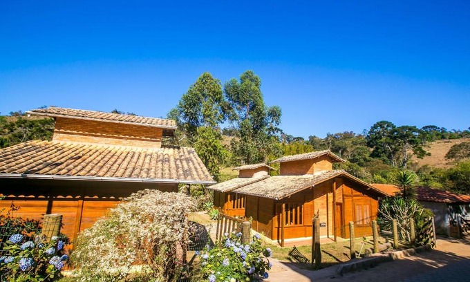 Conceicao do Ibitipoca Ski Chalet | Chalés Belo Vale - Rua do Curro