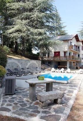 Genolhac House | Chalet 14 pers avec vue panoramique et piscine chauffée