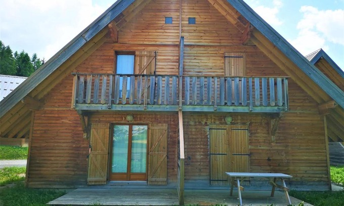 La Joue du Loup Ski Chalet | Chalet 3 pièces à La Joue du Loup avec parking, 7 personnes - FR-1-504-45