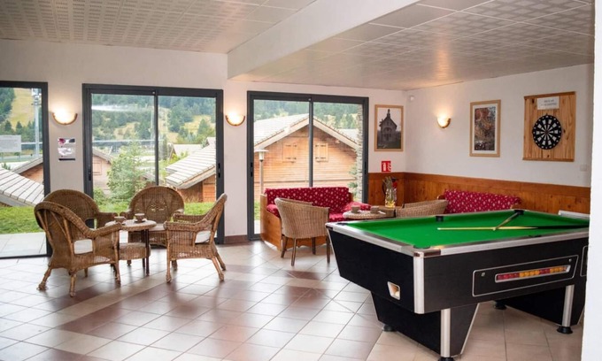 Saint-Etienne-en-Devoluy Ski Chalet | Chalet, 300m from ski slopes, fitness, swimming pool, sauna, terrace, parking, tv, ski locker, 42m²