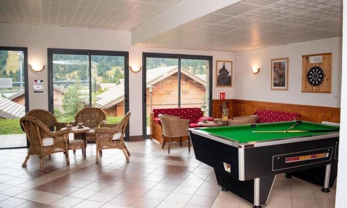 Saint-Etienne-en-Devoluy Ski Chalet | Chalet, 300m from ski slopes, fitness, swimming pool, sauna, terrace, parking, tv, ski locker, 45m²