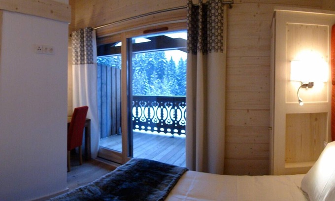 Les Gets Ski Chalet | Chalet Adelphine 5 *****