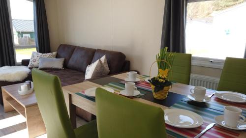 Midlum House | Chalet Austernfischer am Kransburger See 547