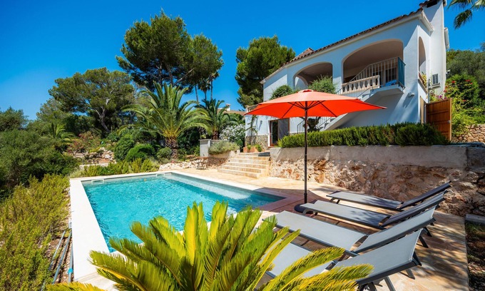Cala Murada Ski Chalet | Chalet 'Casa Inés' with Private Terrace, Wi-Fi and Air Conditioning