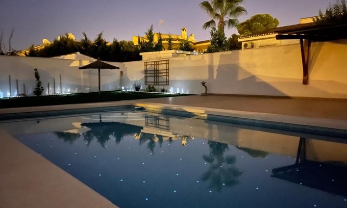 La Siesta House | CHALET CON PISCINA PRIVADA