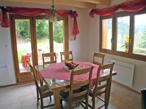 Chamoson Ski Chalet | Chalet Escapade by Interhome