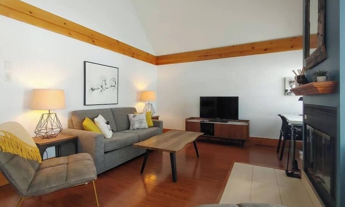 Orford Ski Chalet | Chalet Evasion Orford - Perfect getaway 5 minutes from Mont-Orford