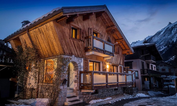 Chamonix City Centre Ski Chalet | Chalet Grand Cru for 10 people with Jacuzzi Chamonix Holidays