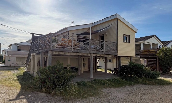 Gruissan Plage Ski Chalet | Chalet GRUISSAN 10 People, 4 Bedrooms (7 beds) : Comfort & sea view