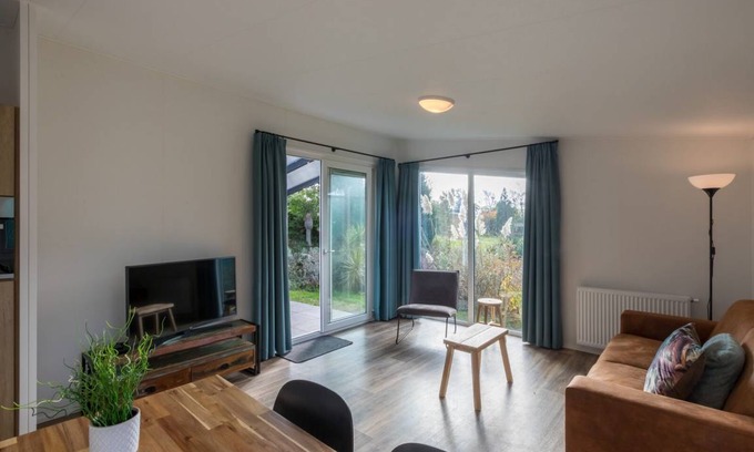 Breezand House | Chalet - Holidaypark Fort den Haak Vrouwenpolder (Pet allowed)