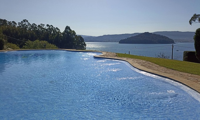 Chancelas Ski Chalet | Chalet in combarro on the beach