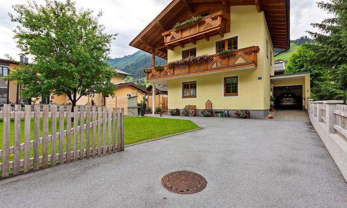 Grossarl Apartment | Chalet in Grossarl near Ski Slopes