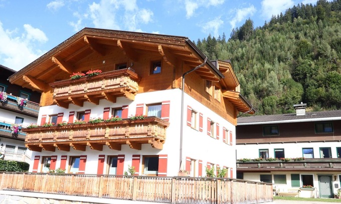 Schonbach Apartment | Chalet in Neukirchen near Wildkogel Arena