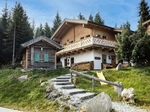 Konigsleiten Ski Chalet | Chalet Königsleiten 2 by Interhome