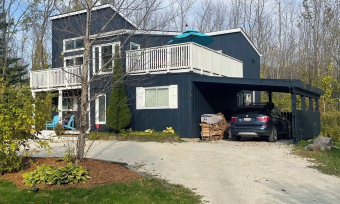 The Blue Mountains Ski Chalet | Chalet near south end of Blue Mountain, historic Collingwood, and Wasaga Beach!