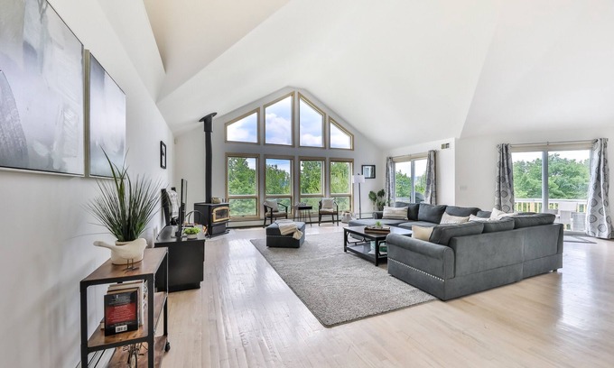 Windham Ski Chalet | Chalet near Windham w/hot tub