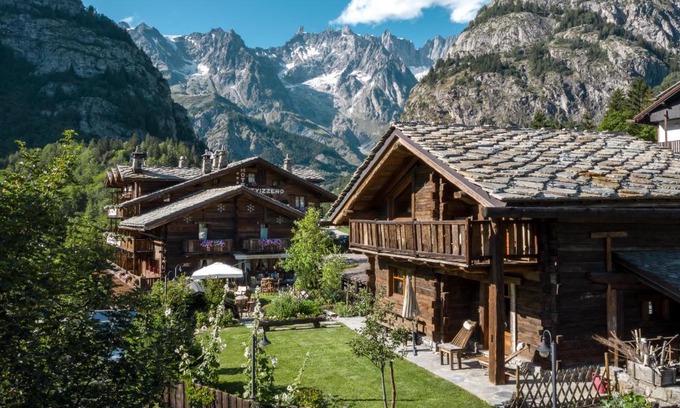 Courmayeur Apartment | Chalet Svizzero Apartments